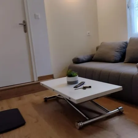 Le Reposant - Parking Box -24 H - Classic-gp-oasis - Antares - Parc Des Expositions